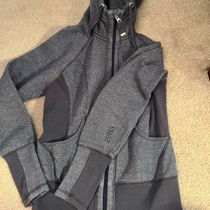 ZELLA ATHLETIC ZIPUP HOODIE—SIZE XS